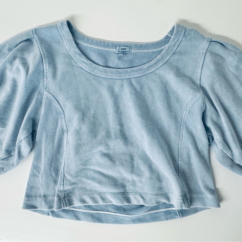 Aerie Soft Blue Puff Sleeve Crop Top